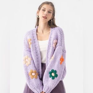 STITCH FLOWERS HAND-KNIT CHUNKY CARDIGAN IN LILAC